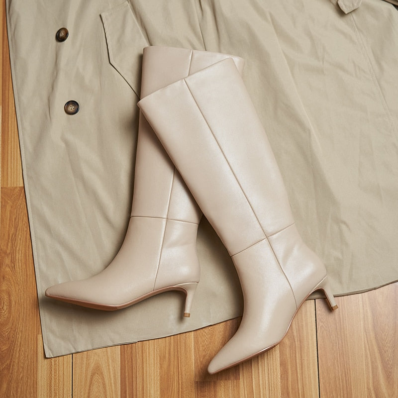 Classic Vintage Boots with a Flattering Fit