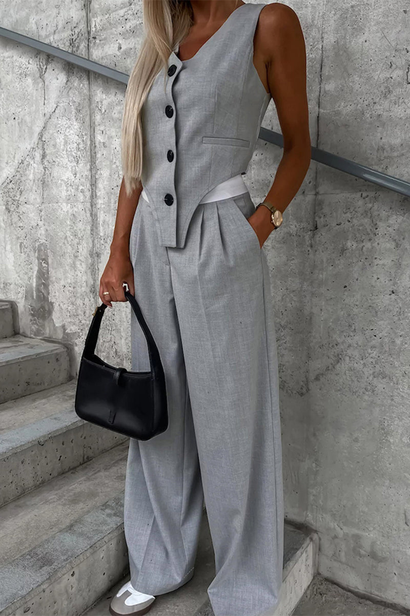 Effortlessly Elegant Garment with a Timeless Design