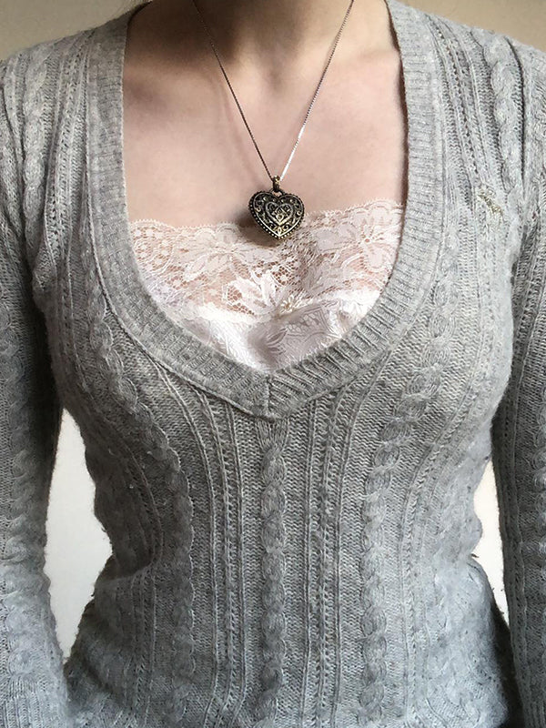 Effortlessly Elegant Top with a Timeless Design