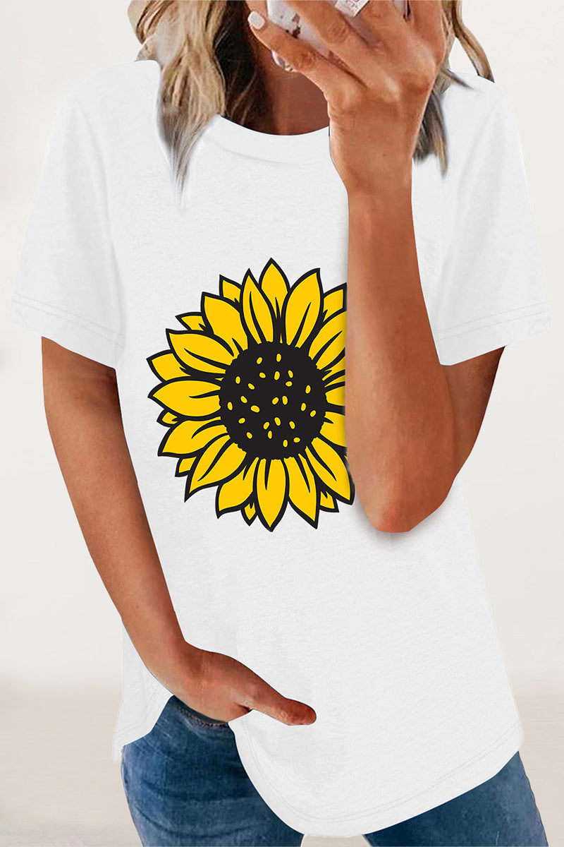 Effortlessly Elegant T-Shirt with a Timeless Design