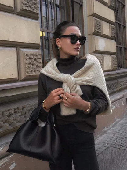 A Vintage Style Bag with Delicate Timeless Details