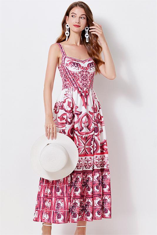 Well Tailored Dress with a Graceful Silhouette