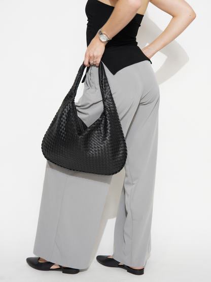 Gracefully Styled Bag for Any Occasion