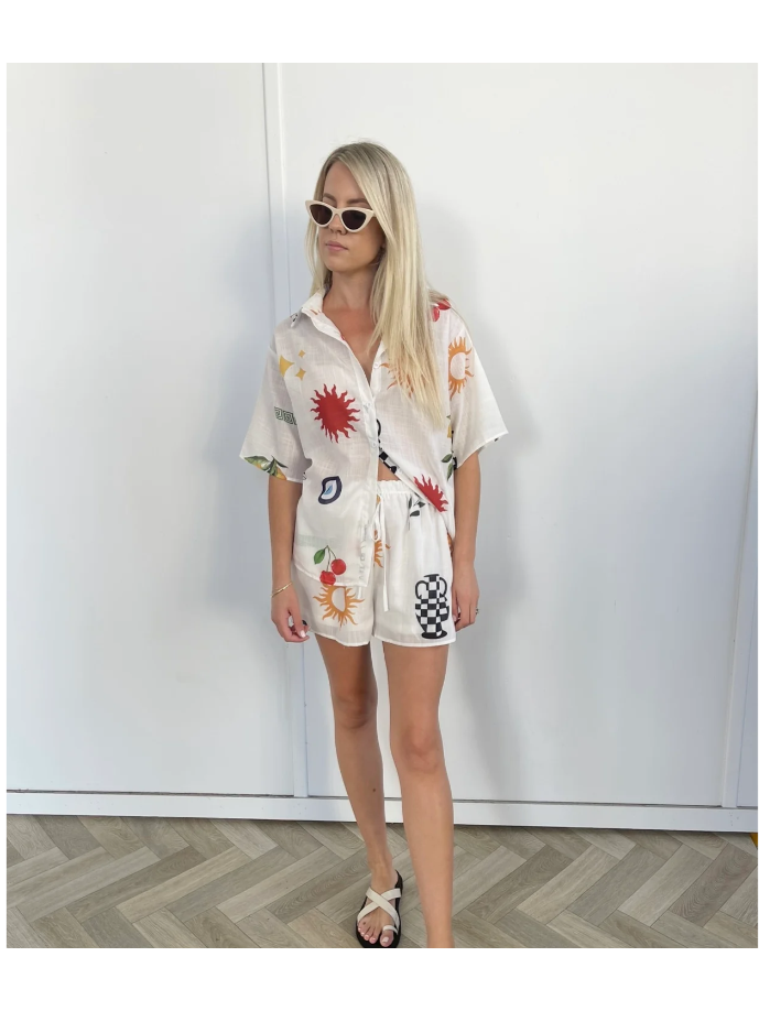 Gracefully Styled Shirt for Any Occasion