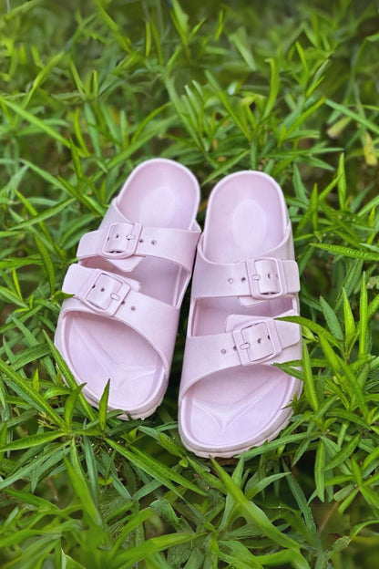 Beautifully Crafted Sandals in a Classic Style