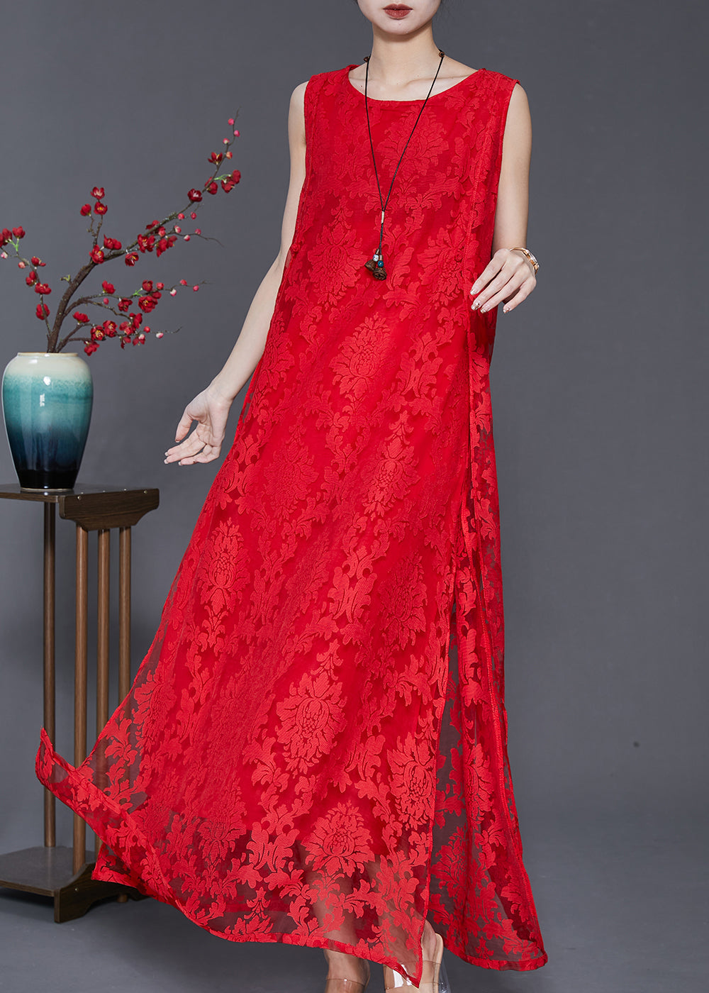 Beautifully Crafted Dress in a Classic Style