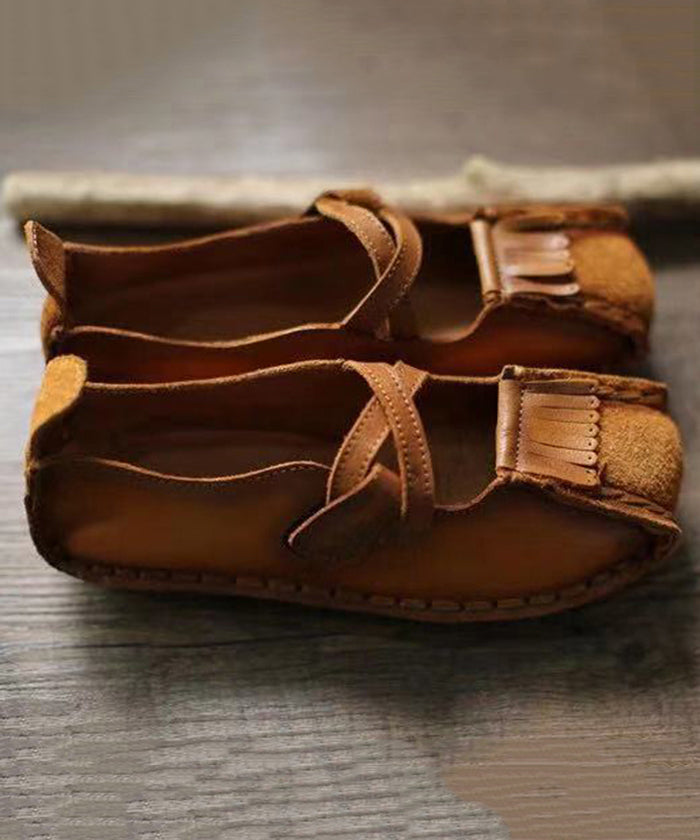 Well Tailored Shoes with a Graceful Silhouette