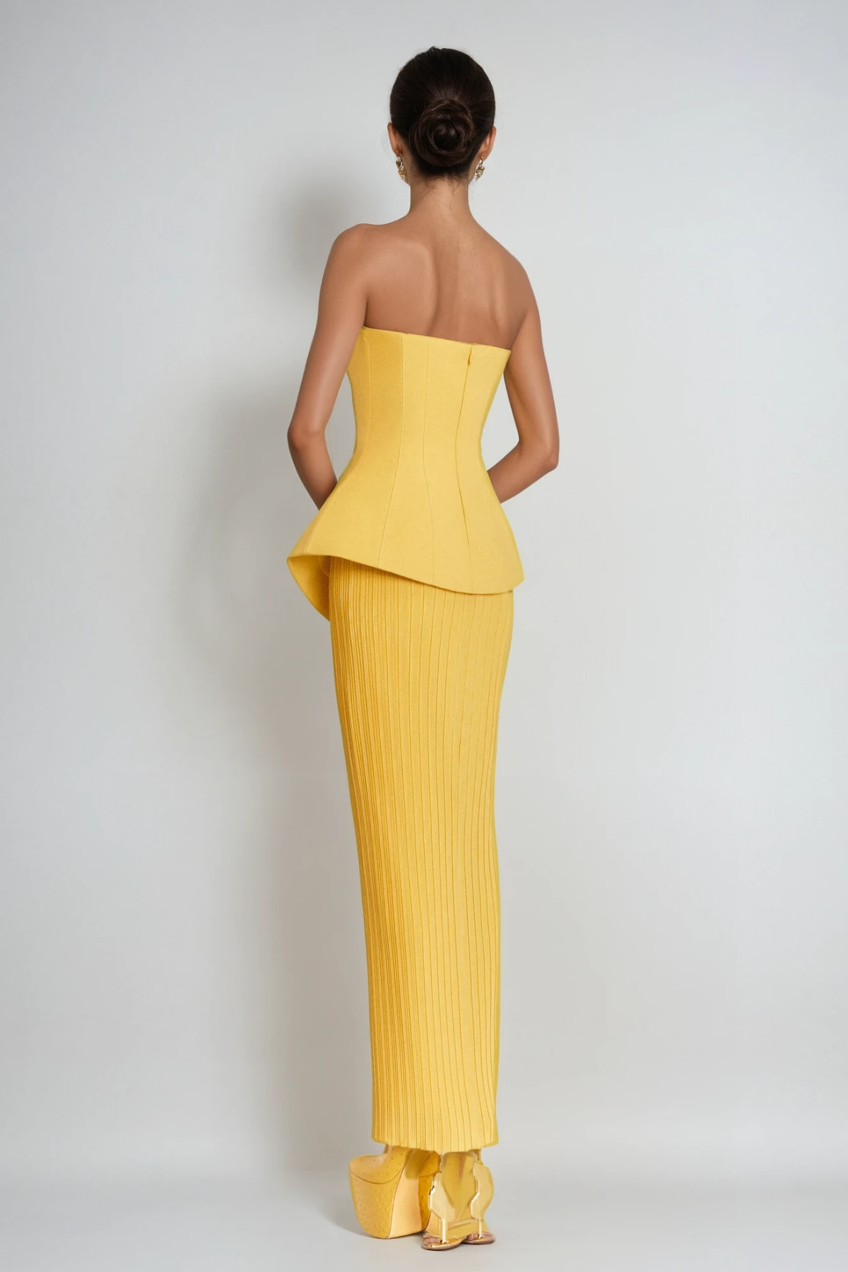 Well Tailored Garment with a Graceful Silhouette