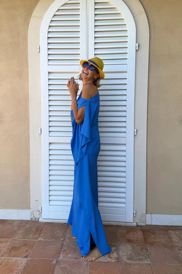 Gracefully Styled Garment for Any Occasion