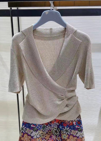 Effortlessly Elegant Top with a Timeless Design