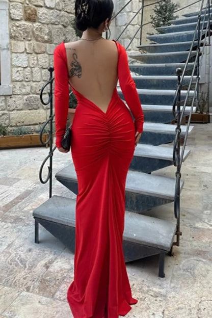 Well Tailored Dress with a Graceful Silhouette