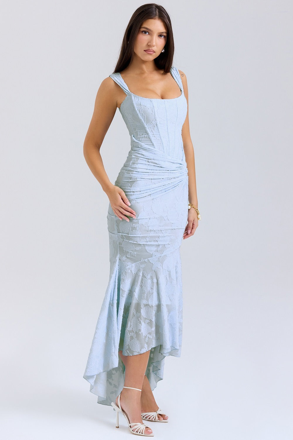 Beautifully Crafted Dress in a Classic Style