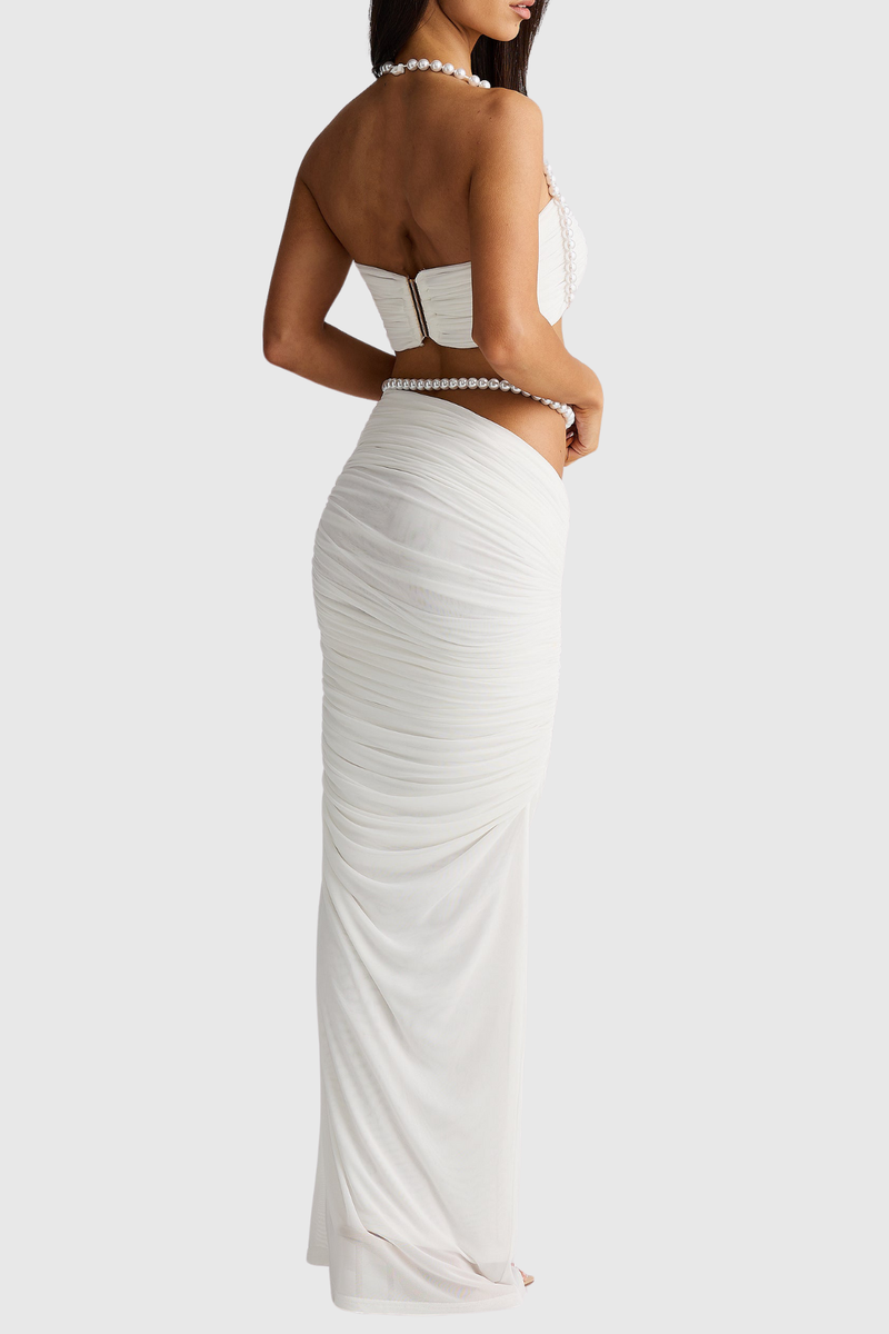 Sophisticated Garment with a Clean Classic Look