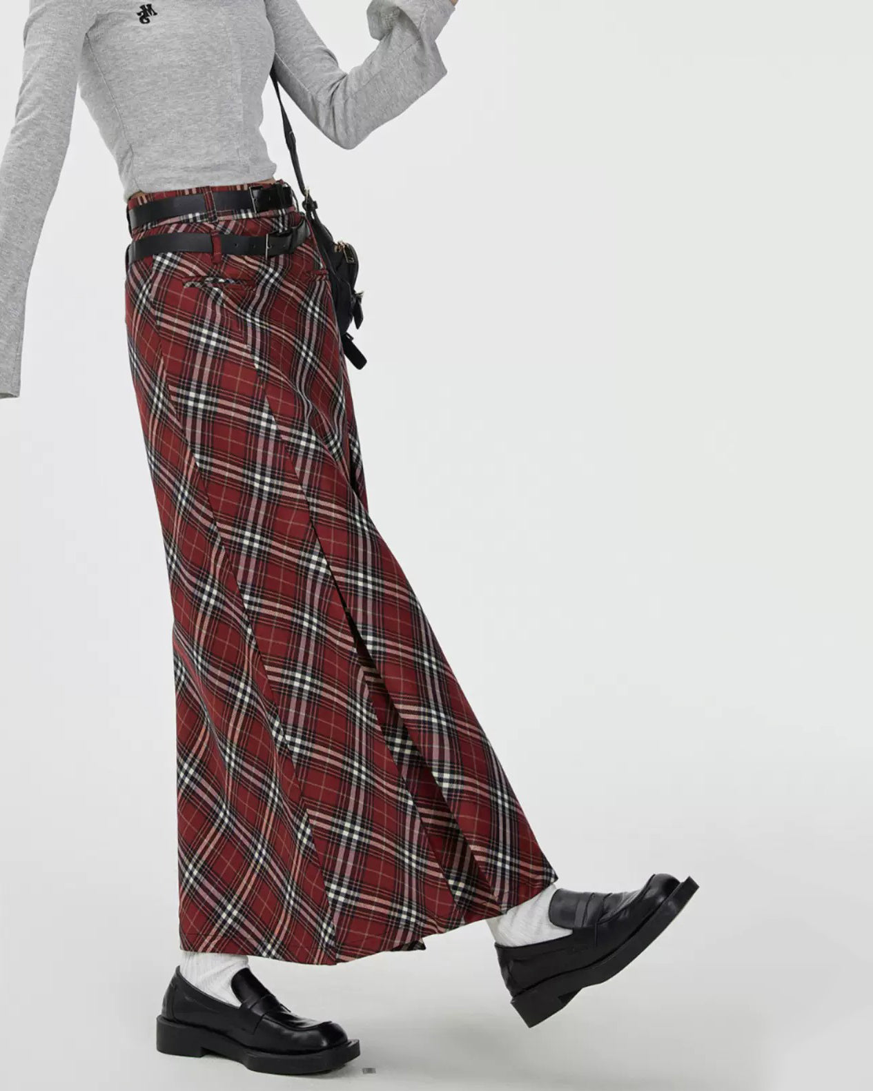 Well Tailored Garment with a Graceful Silhouette