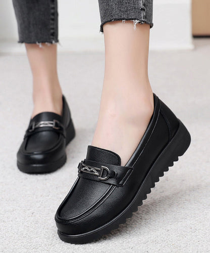 Well Tailored Shoes with a Graceful Silhouette