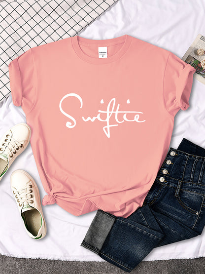 Well Tailored T-Shirt with a Graceful Silhouette