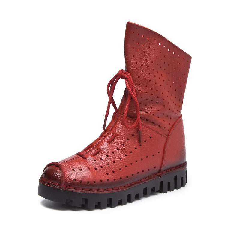 Effortlessly Elegant Boots with a Timeless Design