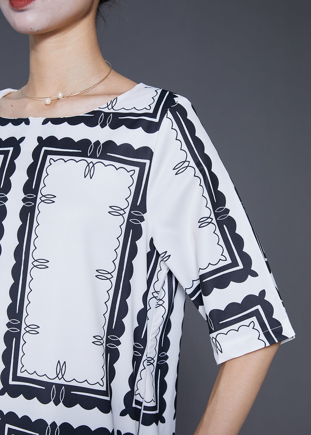 Gracefully Styled Dress for Any Occasion