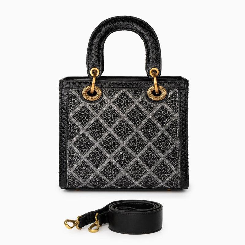 Gracefully Styled Bag for Any Occasion