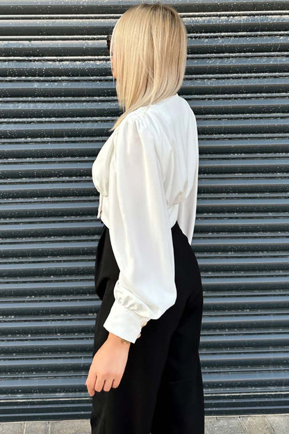 Elegantly Styled Blouse for Everyday Wear