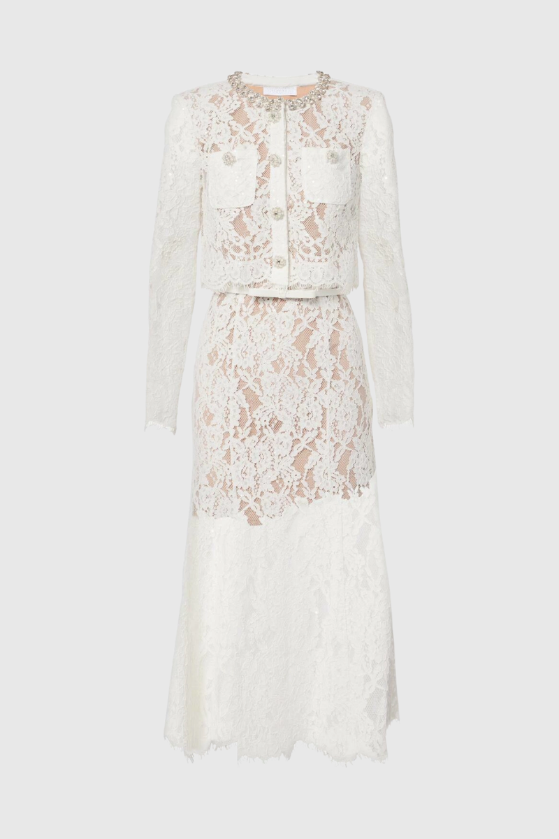 Well Tailored Garment with a Graceful Silhouette