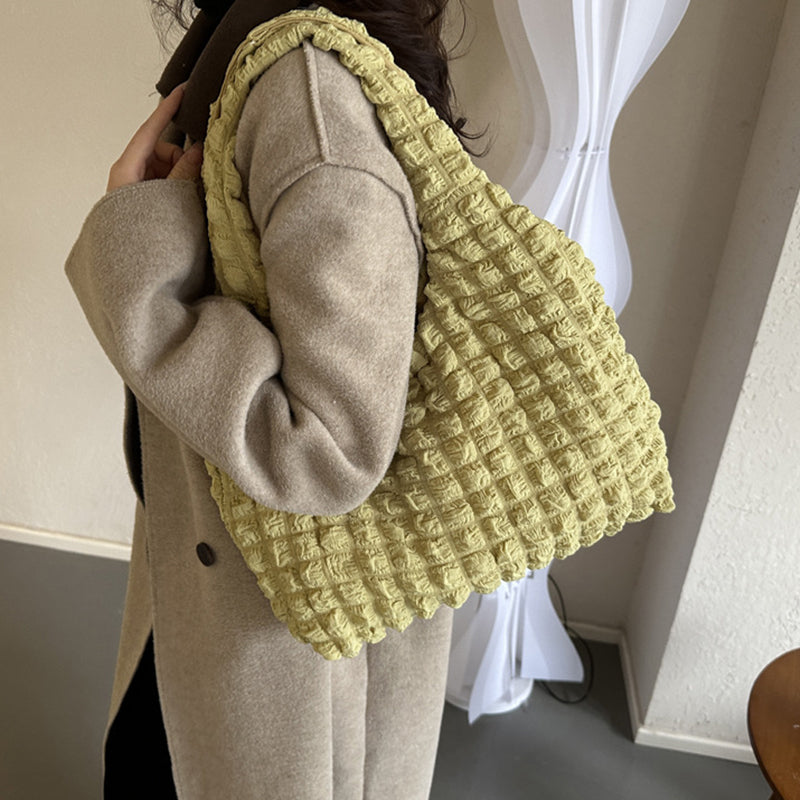 Sophisticated Bag with a Clean Classic Look