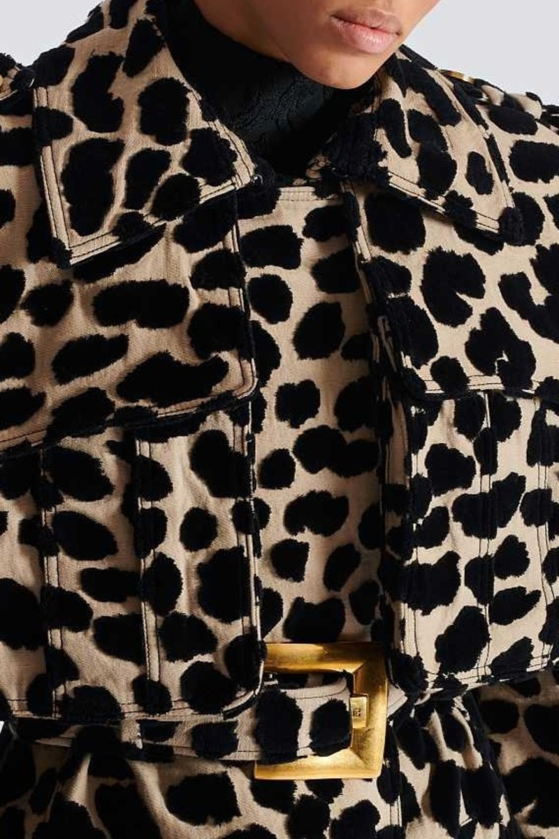 Well Tailored Coat with a Graceful Silhouette