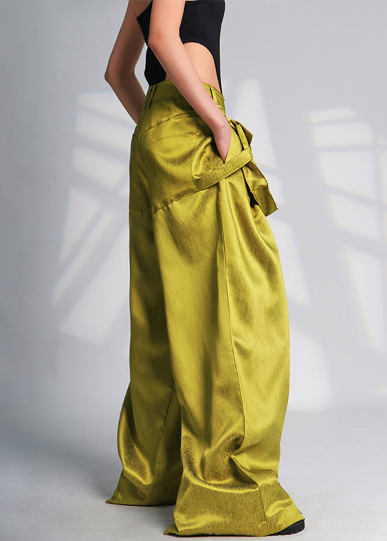 Effortlessly Elegant Pants with a Timeless Design