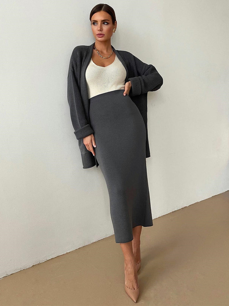 Well Tailored Cardigan with a Graceful Silhouette