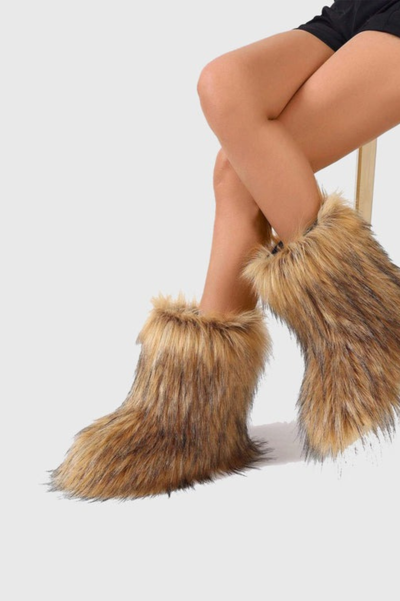 Classic Vintage Boots with a Flattering Fit