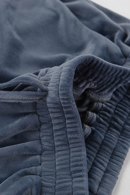 Beautifully Finished Top in a Timeless Design
