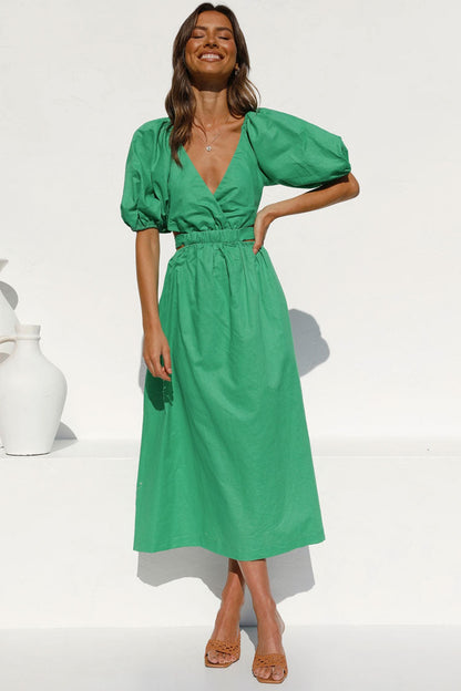 Beautifully Finished Dress in a Timeless Design