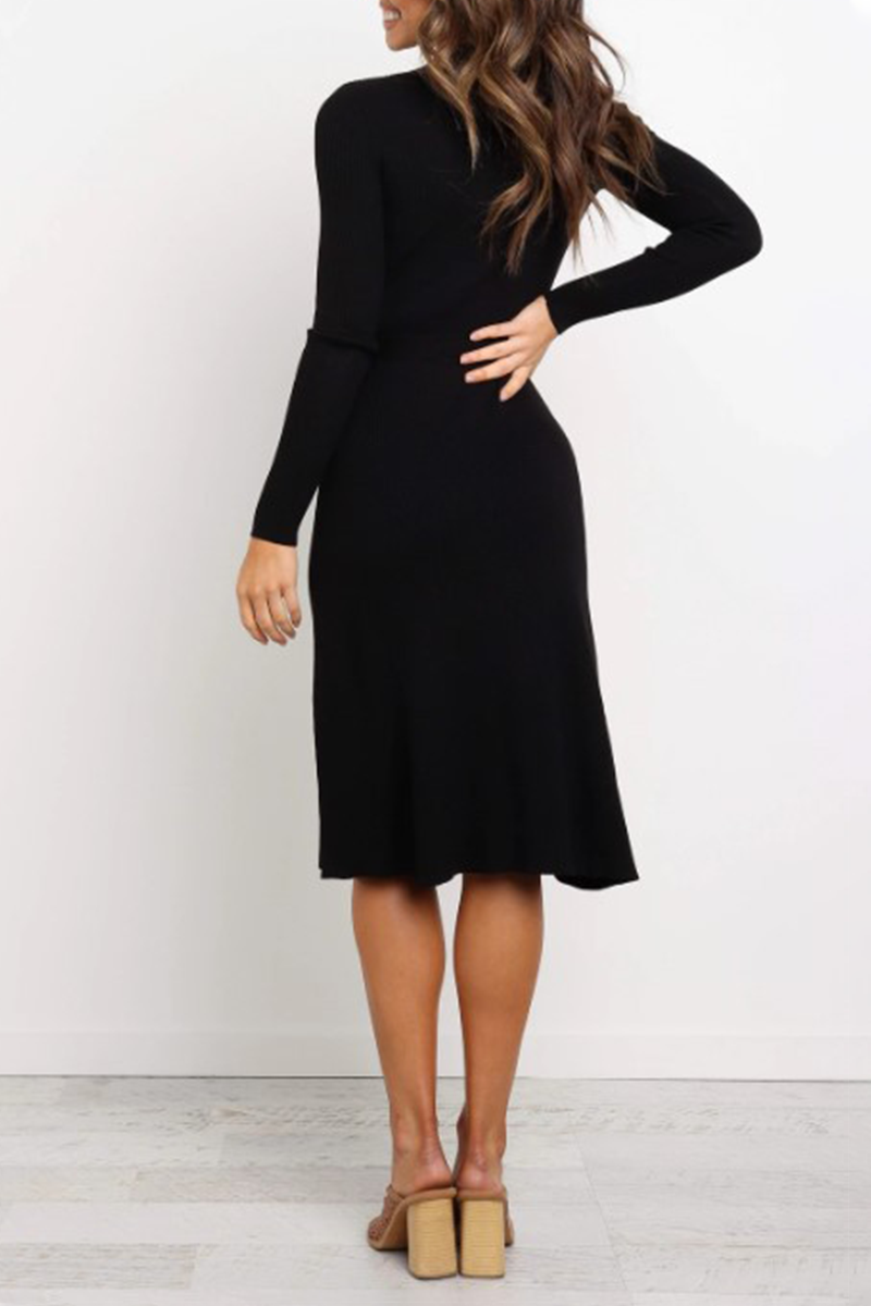 Beautifully Finished Dress in a Timeless Design