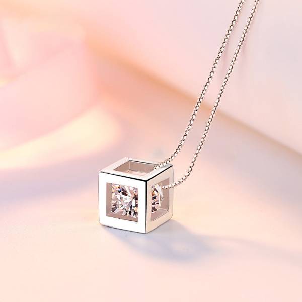 Beautifully Finished Garment in a Timeless Design