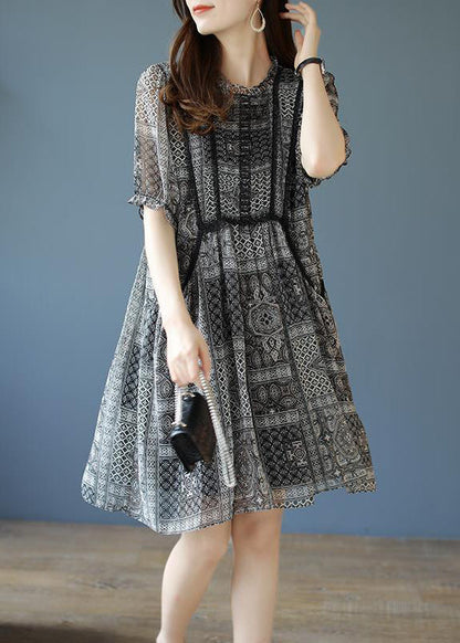 Classic Vintage Dress with a Flattering Fit