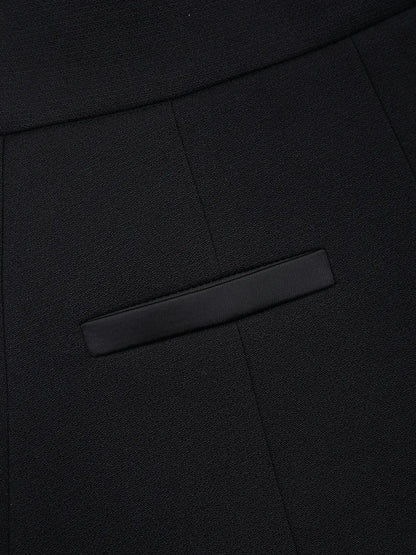 Effortlessly Elegant Pants with a Timeless Design