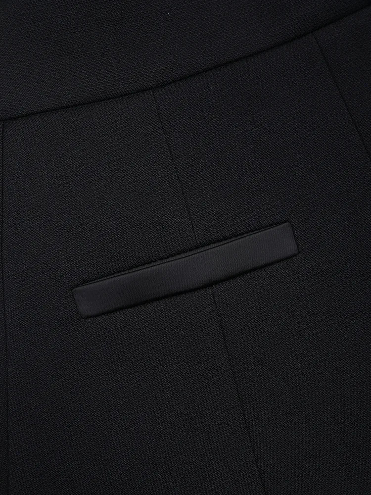Effortlessly Elegant Pants with a Timeless Design
