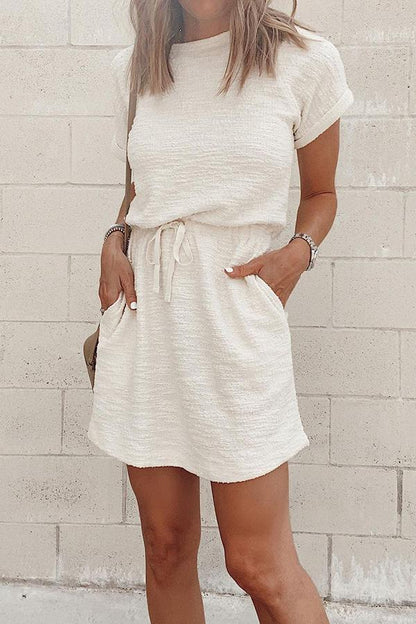Effortlessly Elegant Dress with a Timeless Design