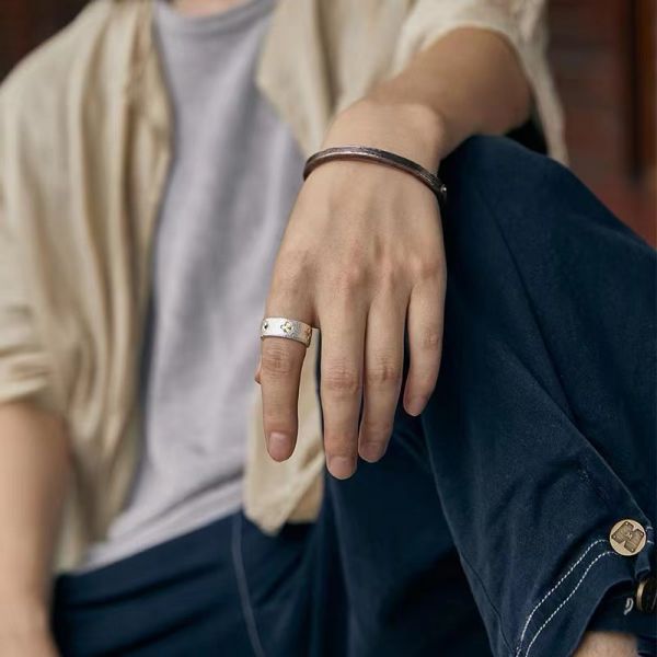 Sophisticated Garment with a Clean Classic Look
