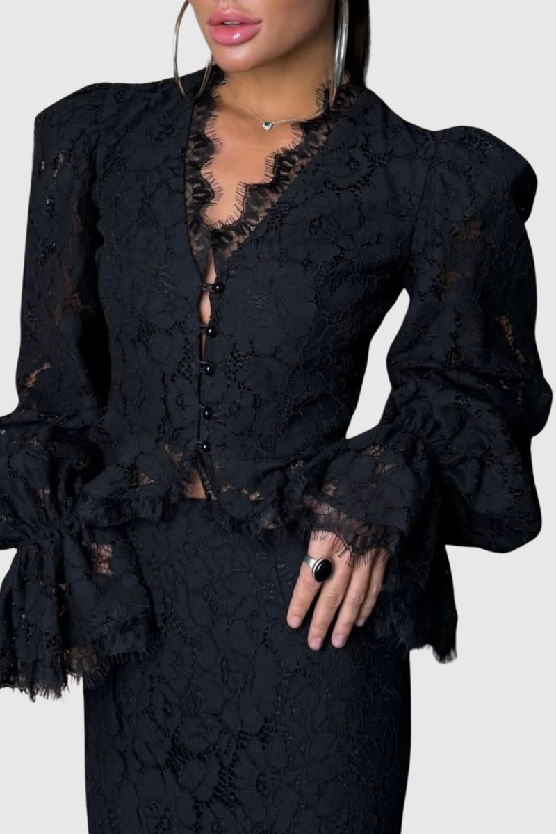 Elegantly Styled Blouse for Everyday Wear