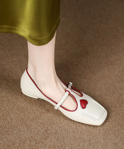 Effortlessly Elegant Sandals with a Timeless Design