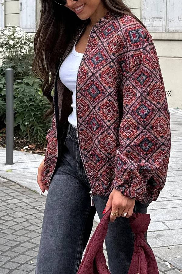 Effortlessly Elegant Jacket with a Timeless Design