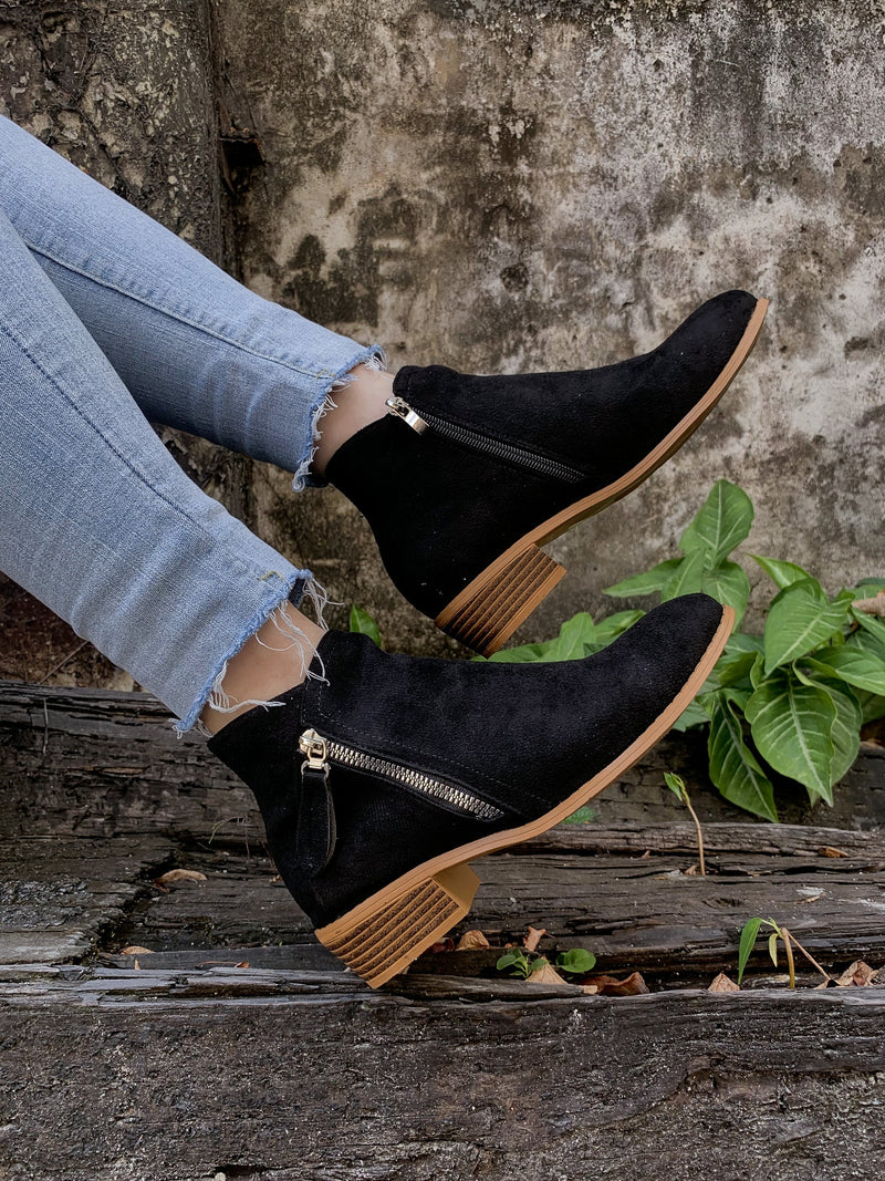 Polished Boots with an Effortless Classic Look