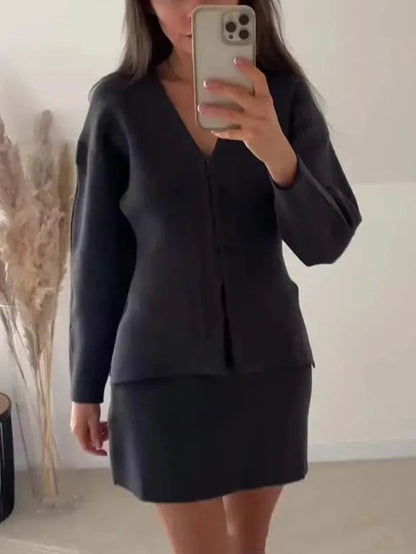 Effortlessly Elegant Garment with a Timeless Design