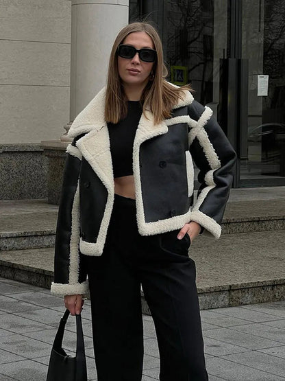 Effortlessly Elegant Jacket with a Timeless Design