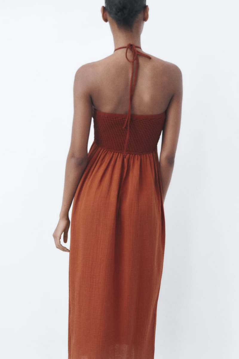Gracefully Styled Dress for Any Occasion