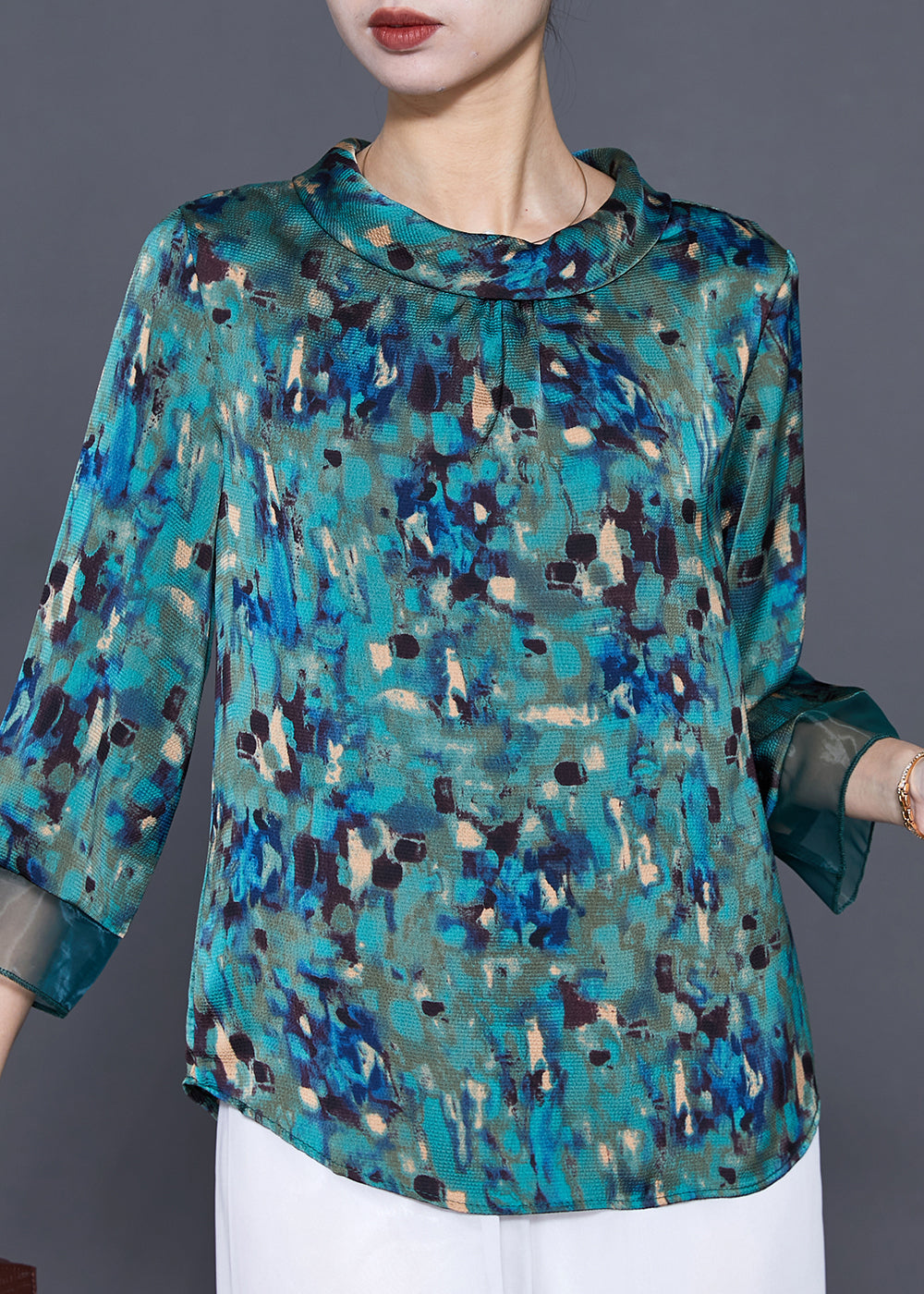 Polished Blouse with an Effortless Classic Look