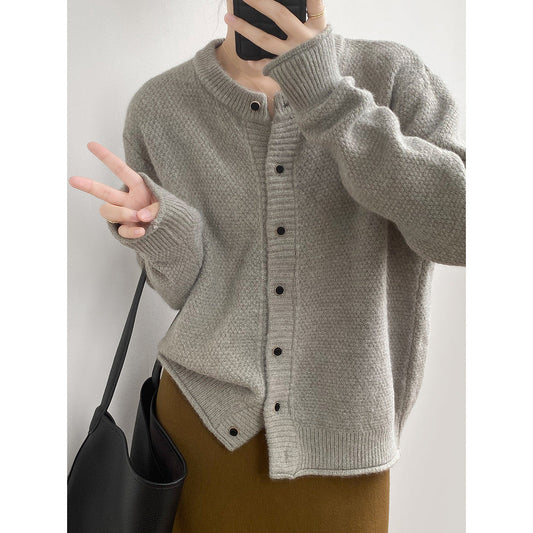 Elegantly Styled Cardigan for Everyday Wear