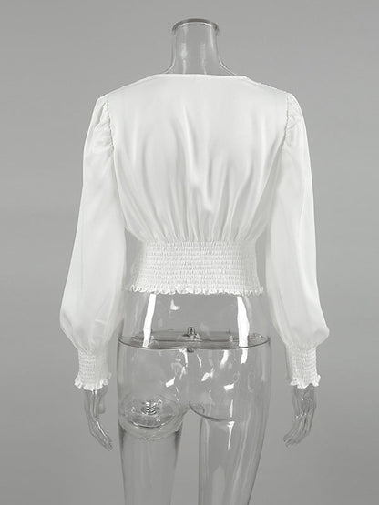 Well Tailored Blouse with a Graceful Silhouette