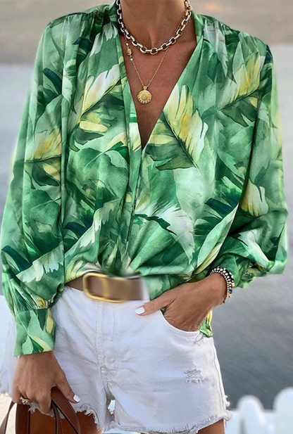 Effortlessly Elegant Blouse with a Timeless Design